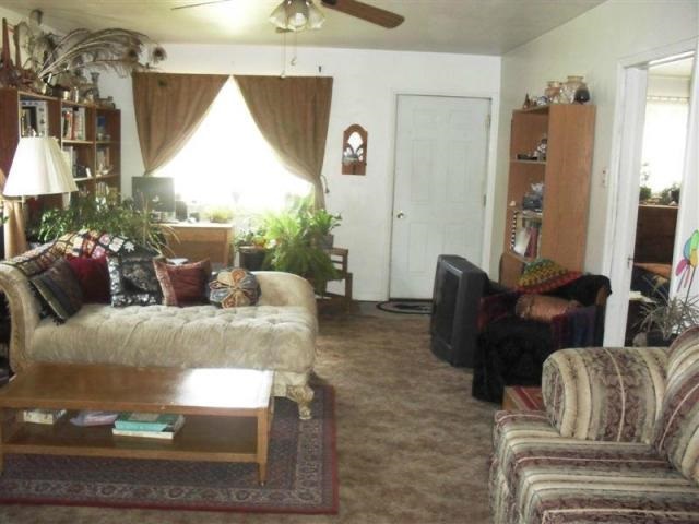 628 E 3rd Ave - Photo 3