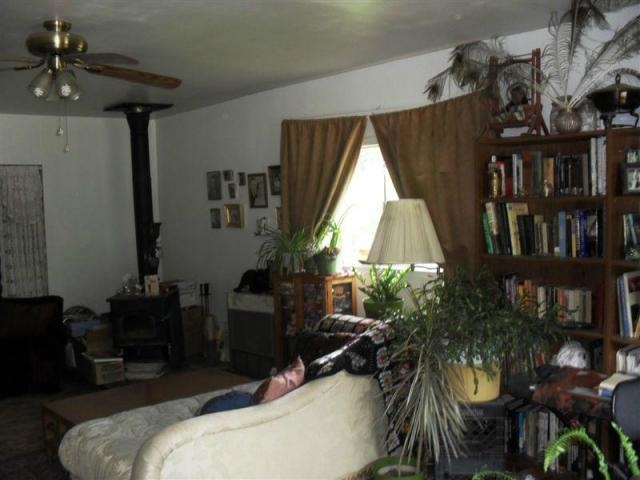 628 E 3rd Ave - Photo 4