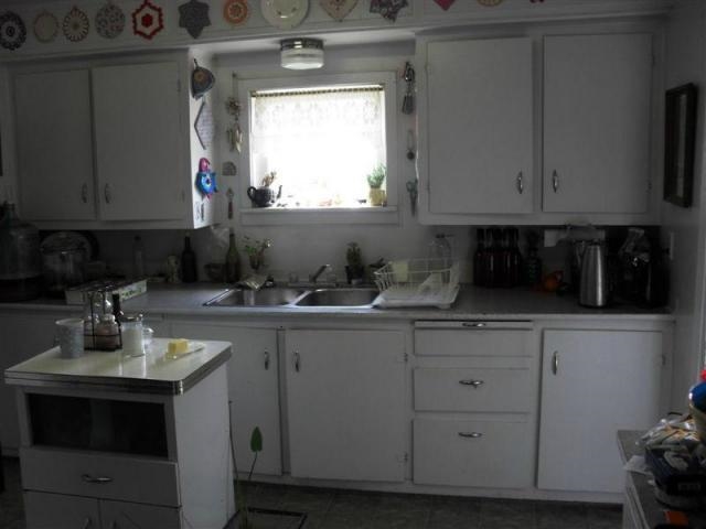 628 E 3rd Ave - Photo 5