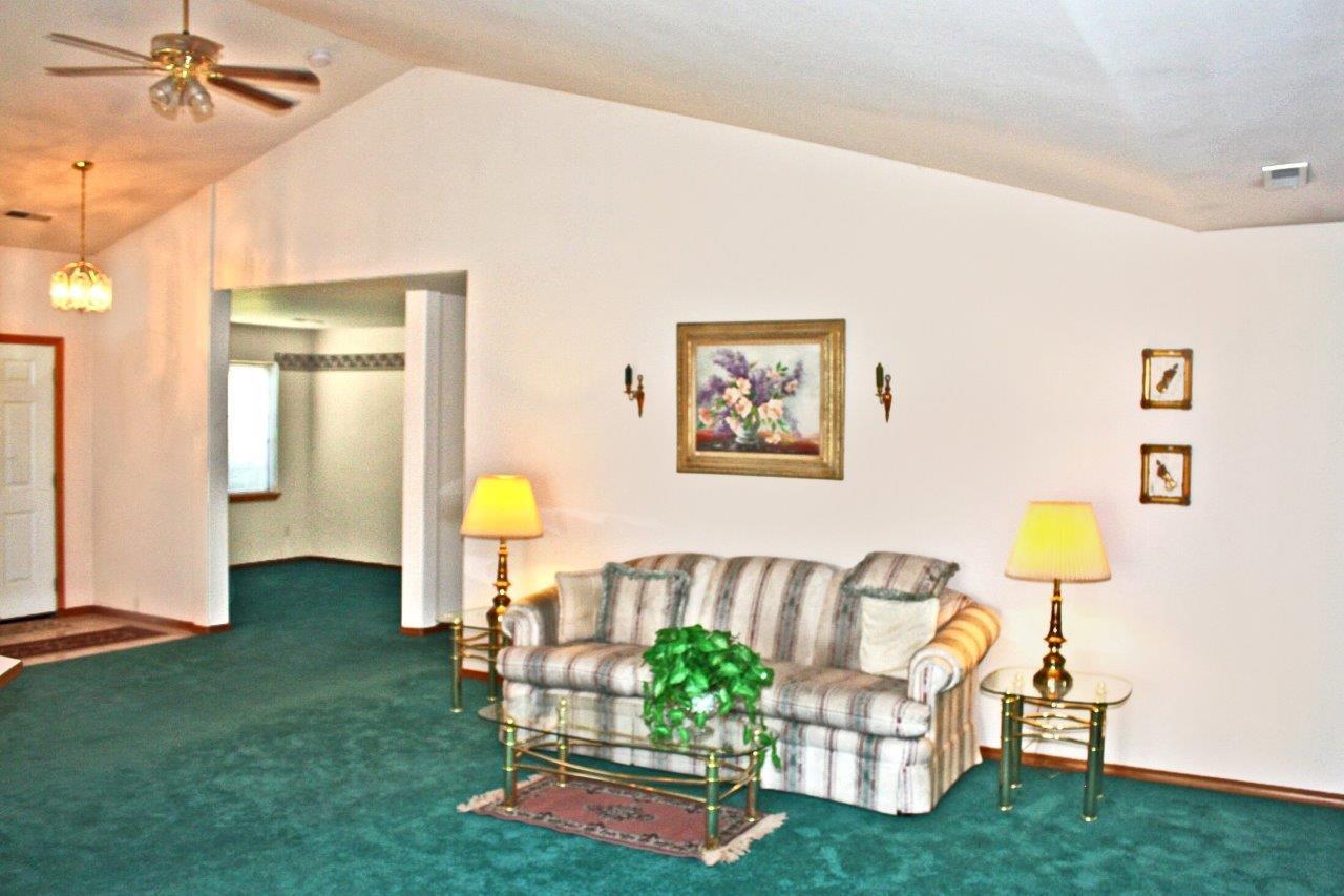 16610 E Broad Ave - Photo 8