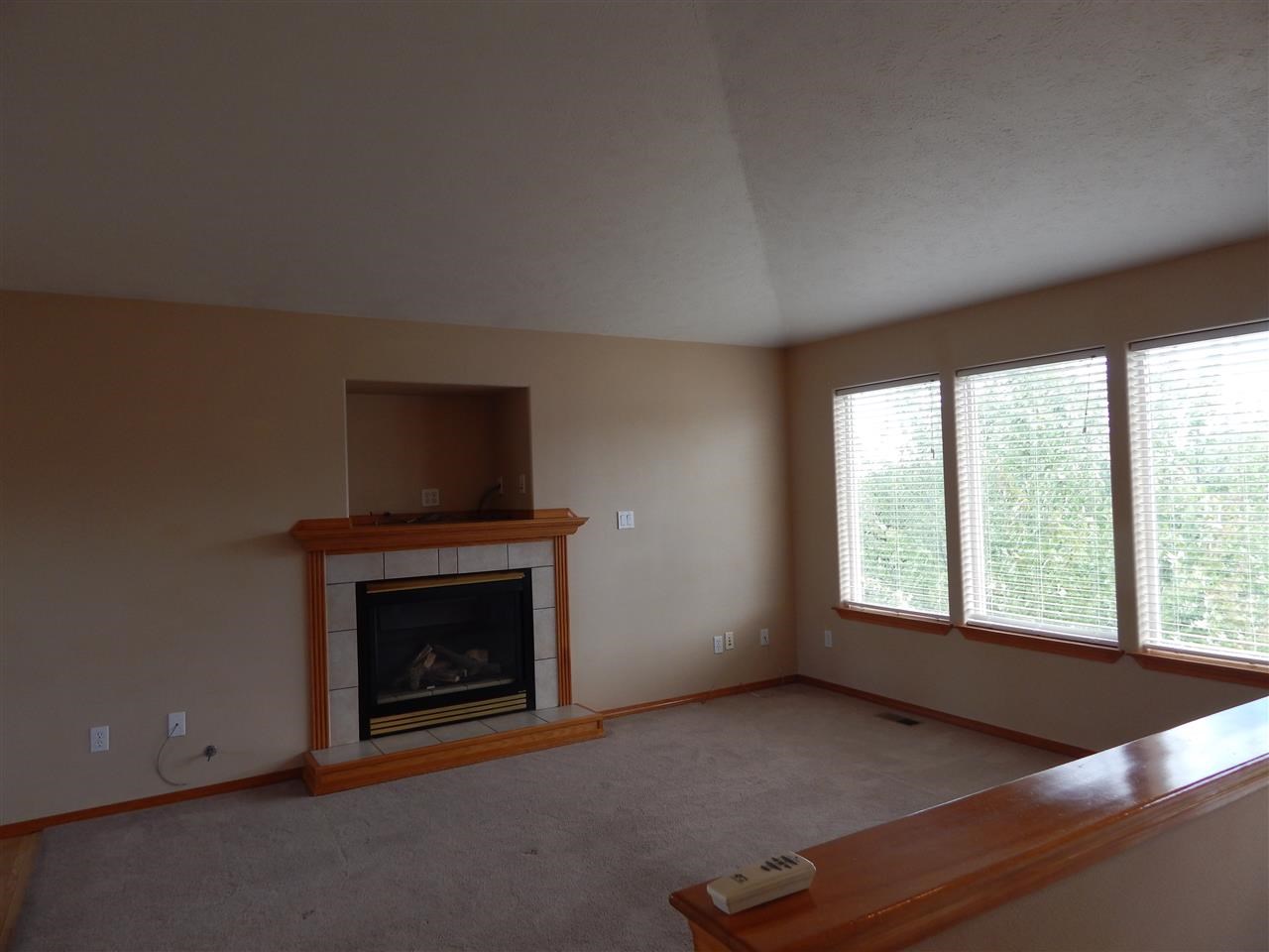 701 GOLDEN HILLS - Photo 5