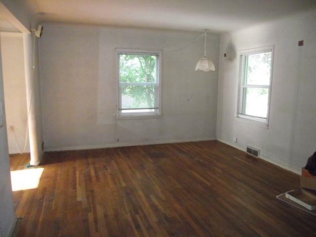 1317 S Division St - Photo 4