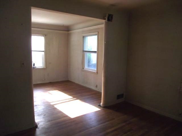 1317 S Division St - Photo 5
