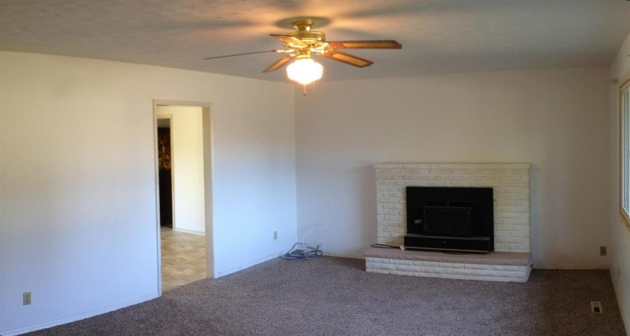 11410 E 12th Ave - Photo 2