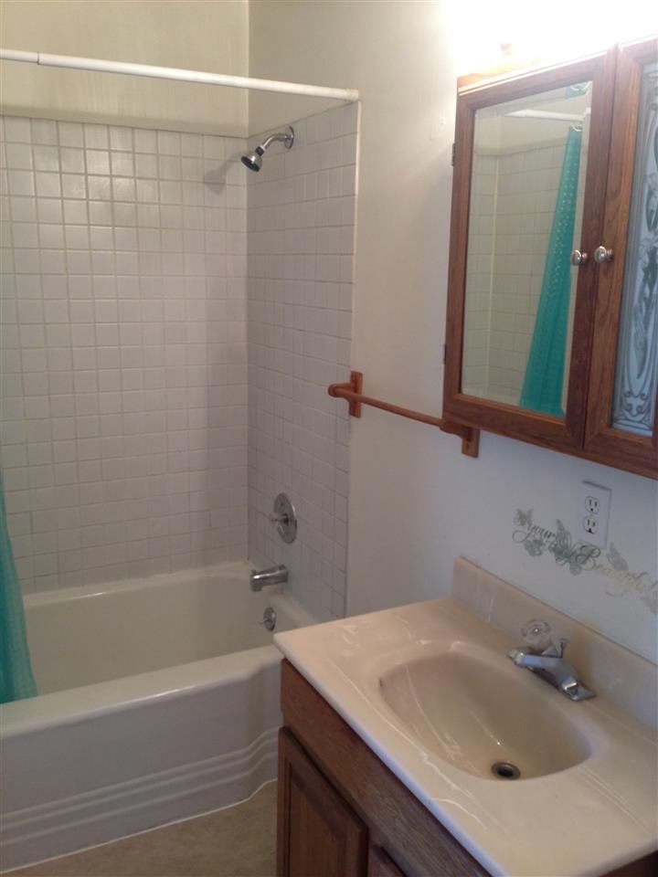 317 E 4th St - Photo 7