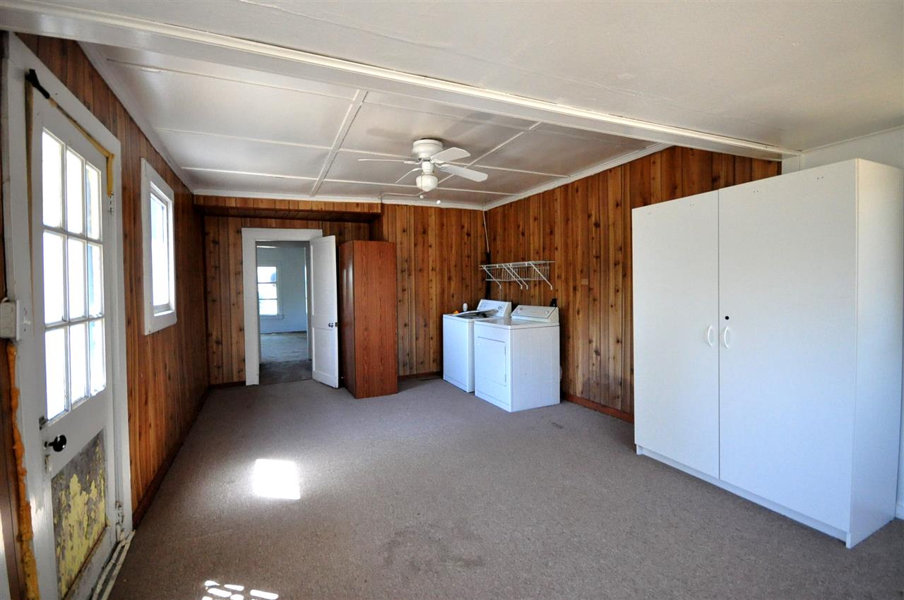 214 G St - Photo 5