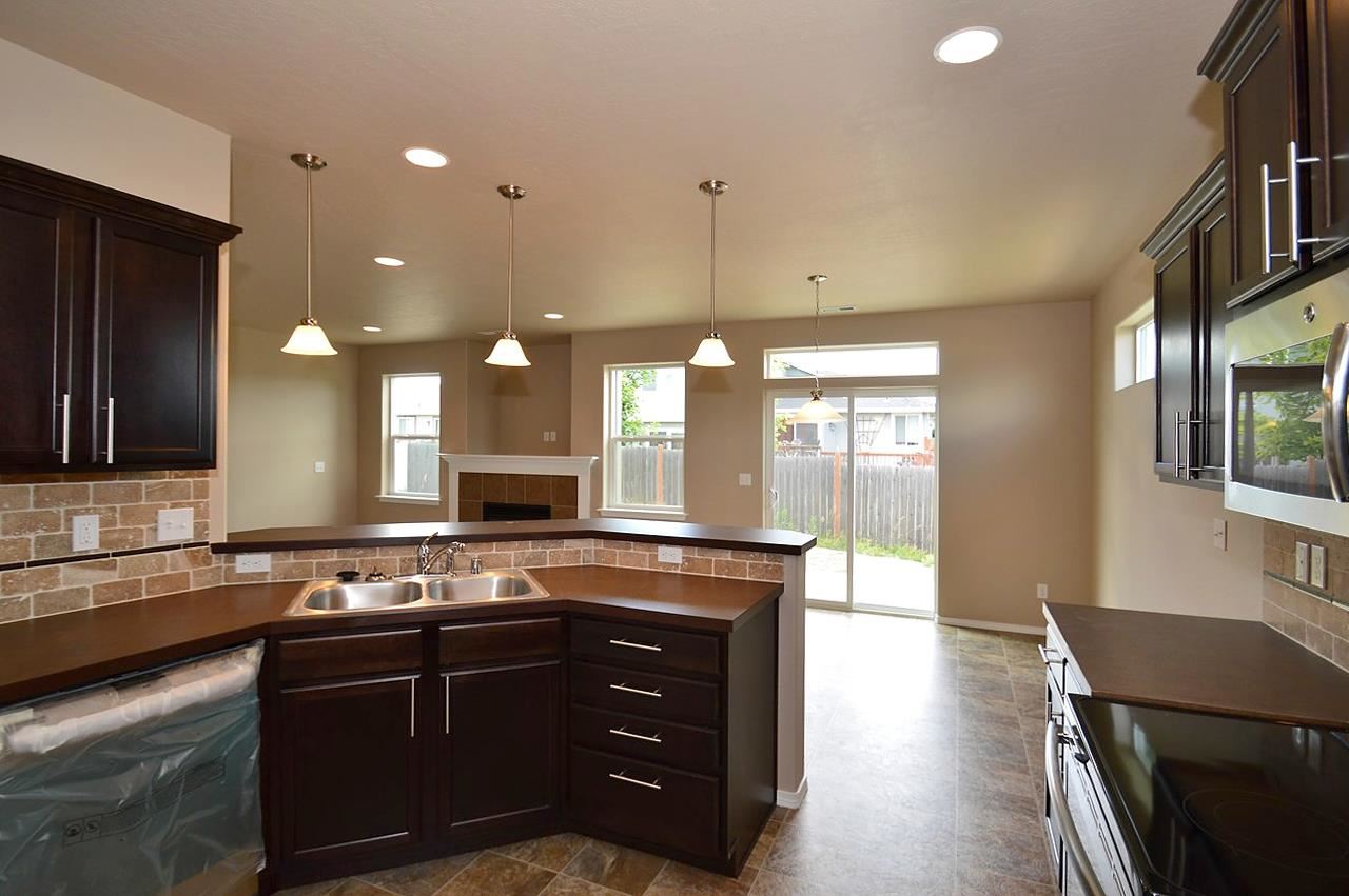 1002 S Comax Ct - Photo 10