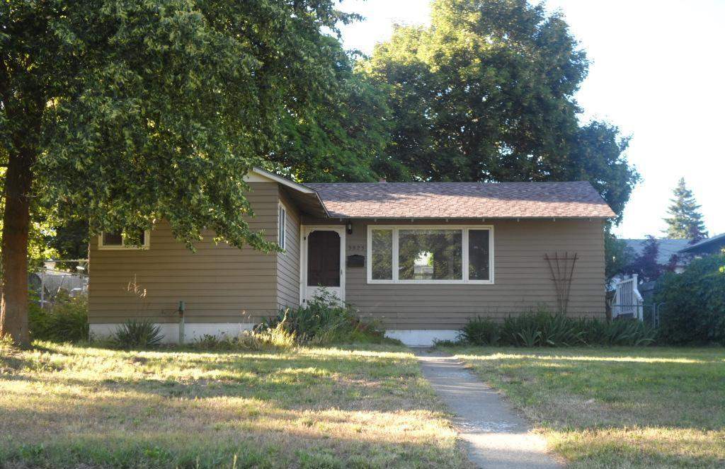 3923 E Cleveland Ave - Photo 1