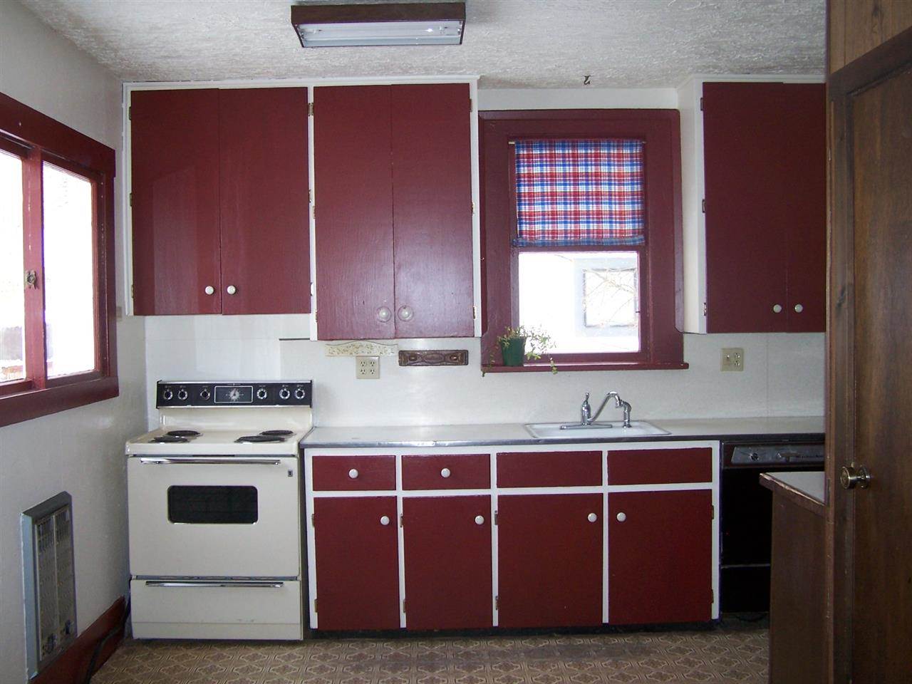 106 HOUGHTON St - Photo 4