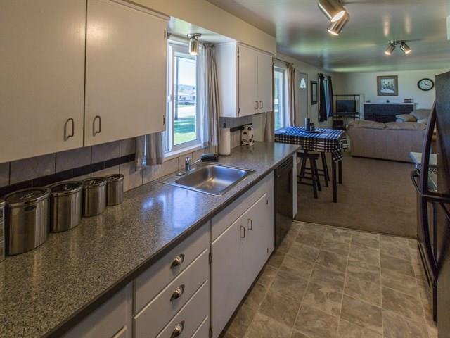 11820 E Mission Ave - Photo 7