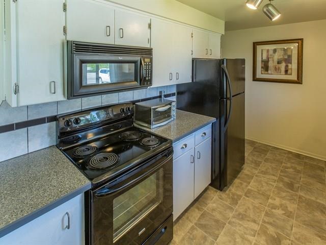 11820 E Mission Ave - Photo 8