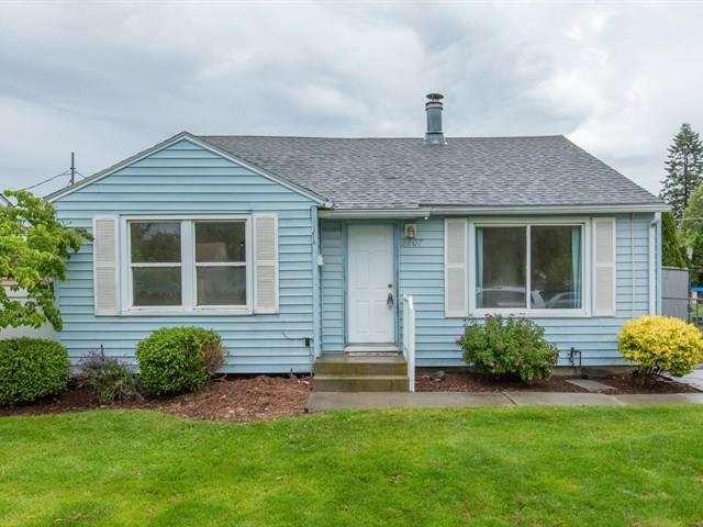 3207 E 33rd Ave - Photo 1