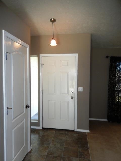 18616 E 12th Ave - Photo 3