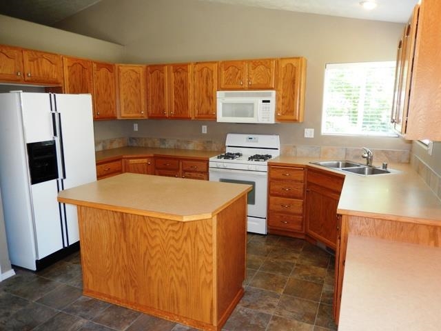 18616 E 12th Ave - Photo 5