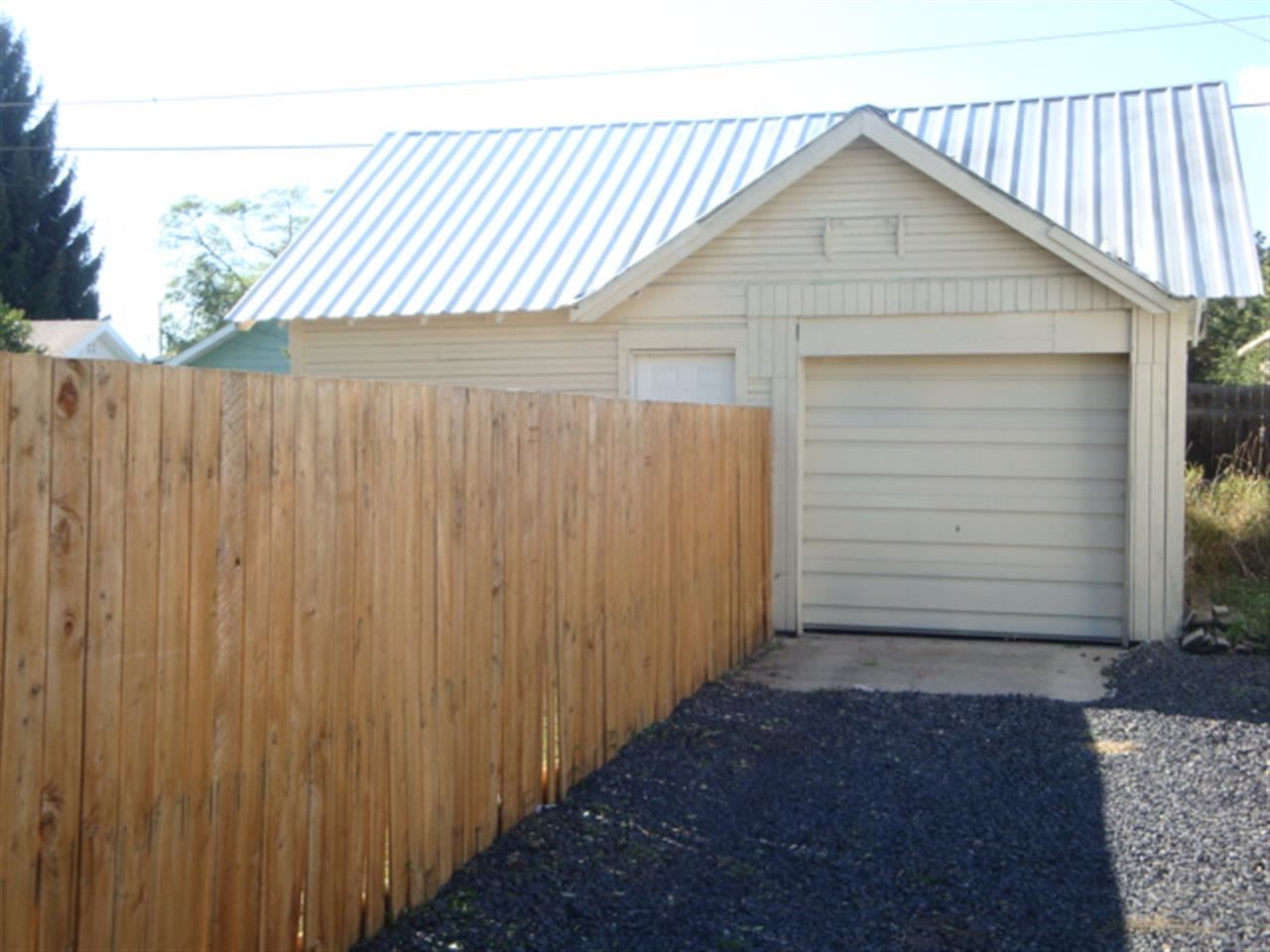 4727 N LACEY St - Photo 16