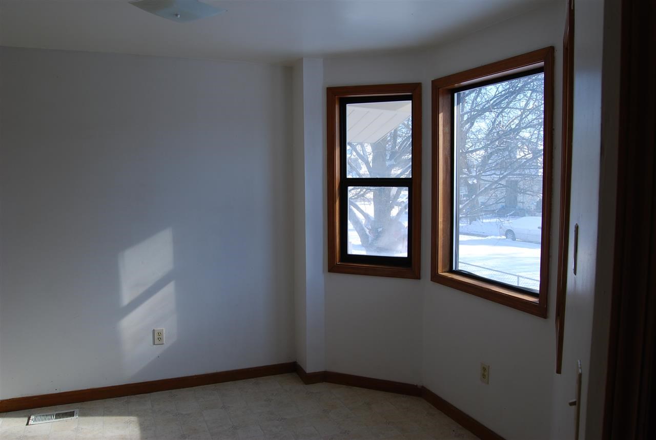 2314 W Sharp Ave. - Photo 5