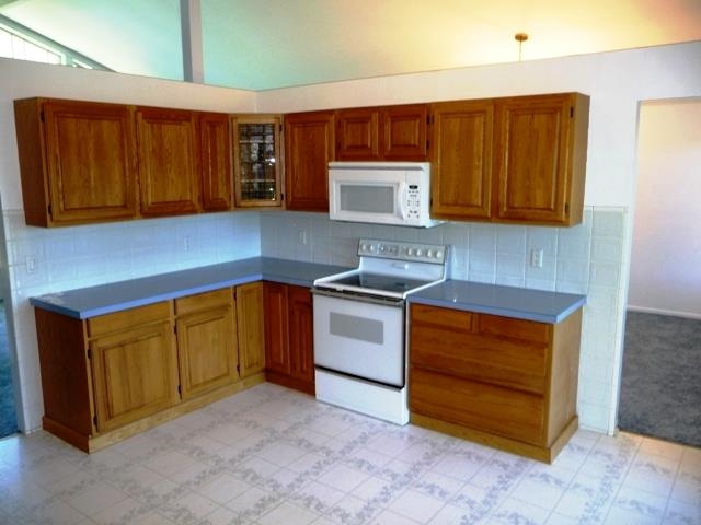 12516 E 23rd Avenue - Photo 6