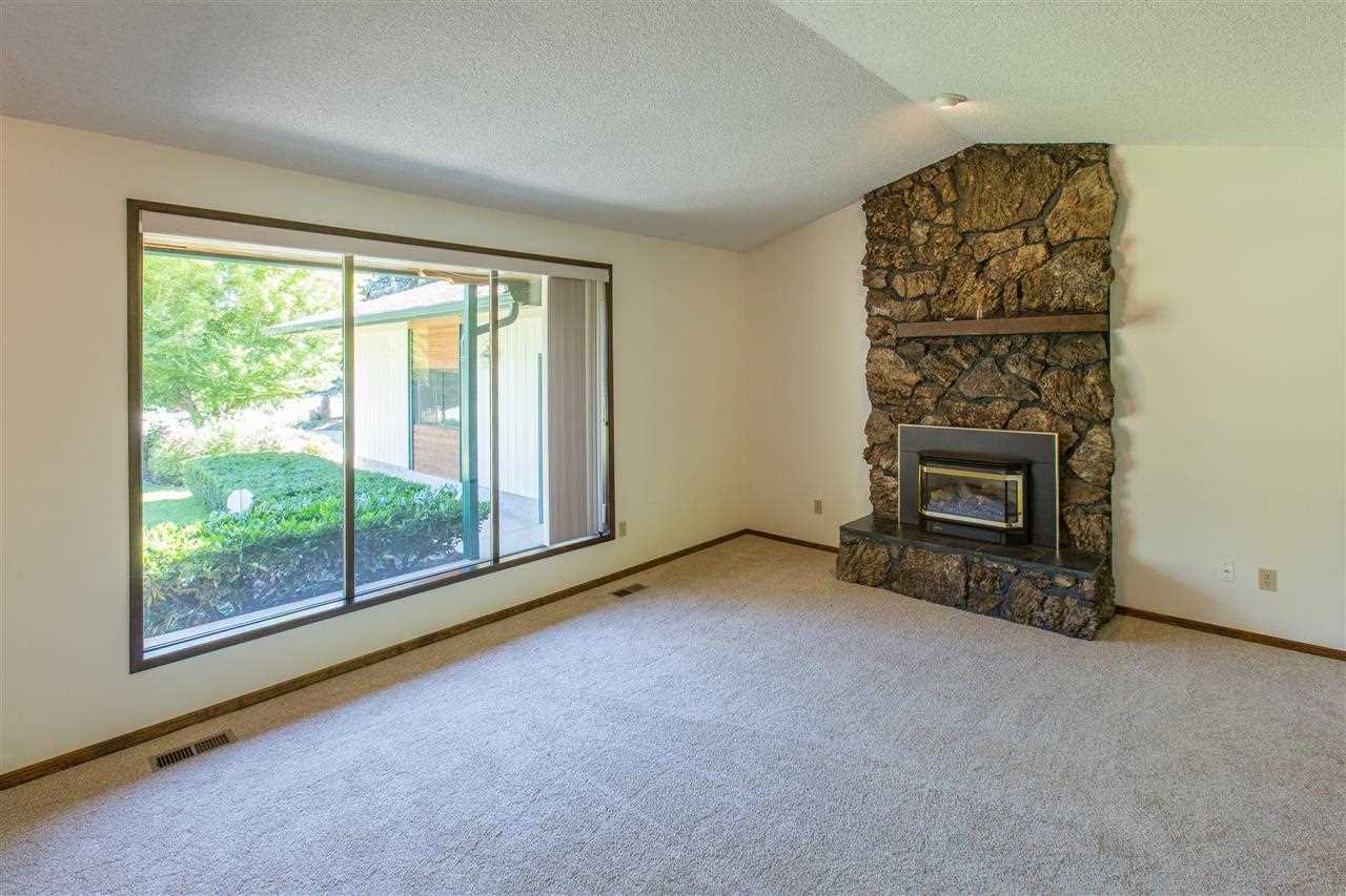 2016 E 55th Ave - Photo 3