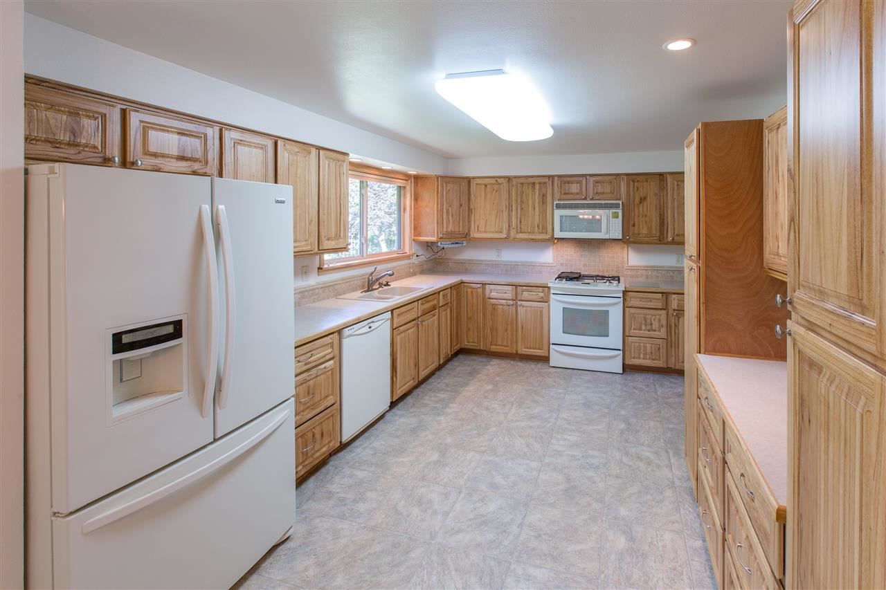 2016 E 55th Ave - Photo 4