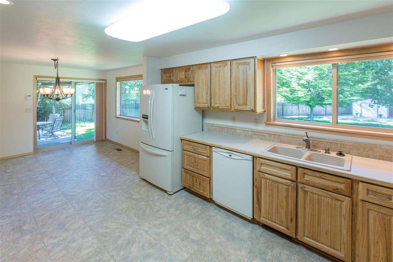 2016 E 55th Ave - Photo 5