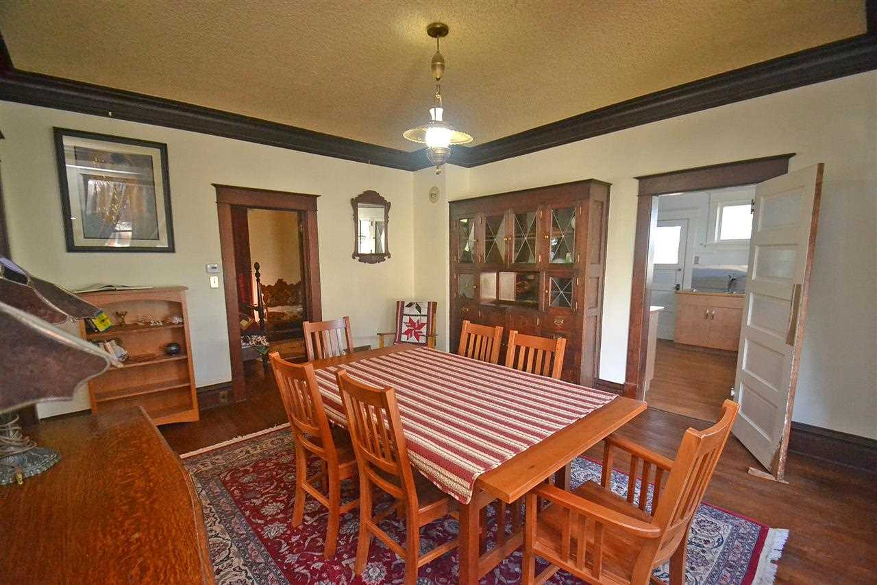 1847 E 12th - Photo 10