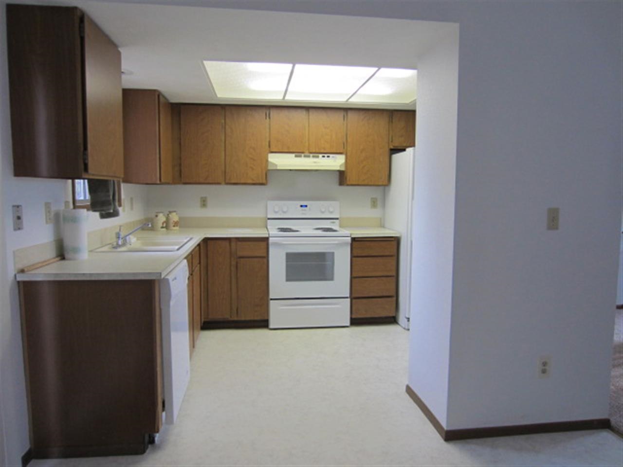 13923 E Broadway Ave - Photo 2