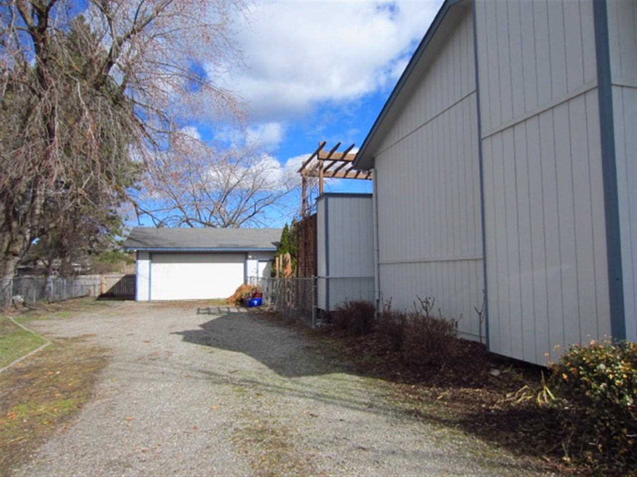 13923 E Broadway Ave - Photo 19
