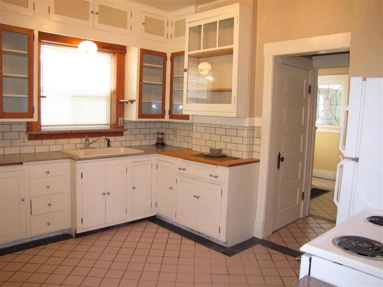 703 E 8th Ave - Photo 10