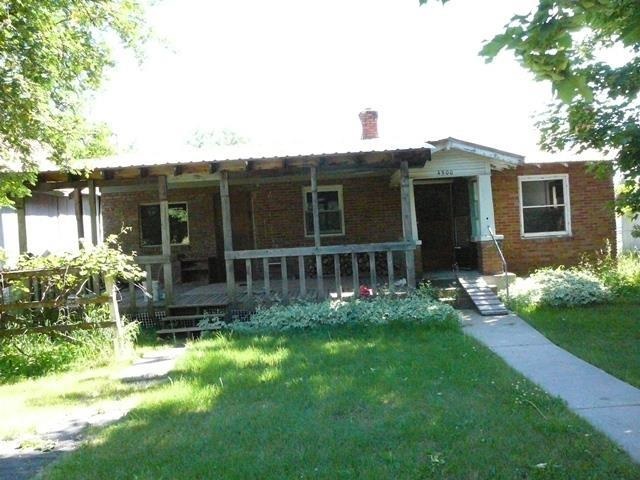4500 Railroad Ave - Photo 1