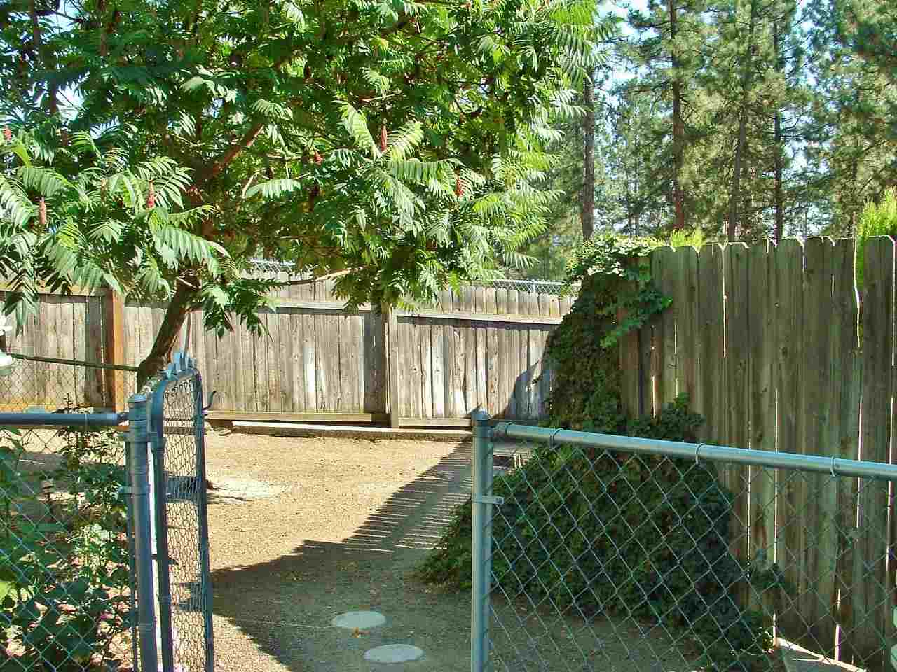 2111 S PINES Rd - Photo 18