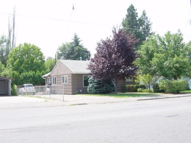 1504 E Rowan Ave - Photo 1