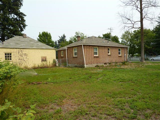 2719 N Center Rd - Photo 16
