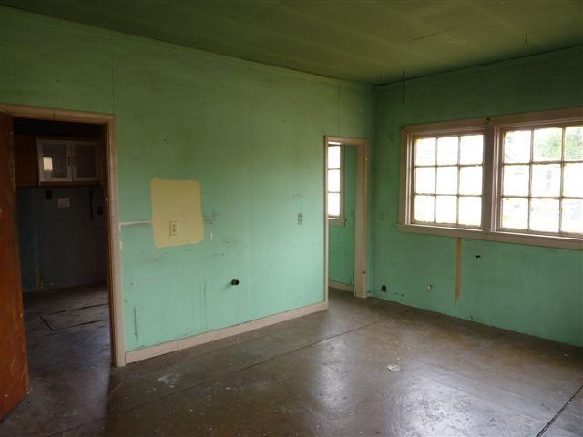2719 N Center Rd - Photo 18