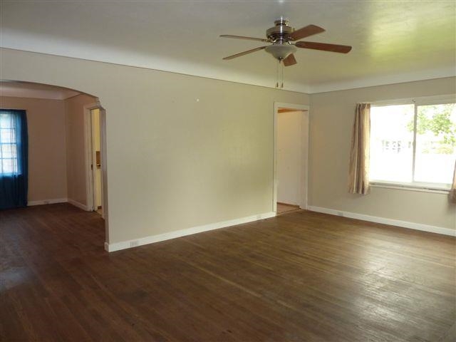 2719 N Center Rd - Photo 4