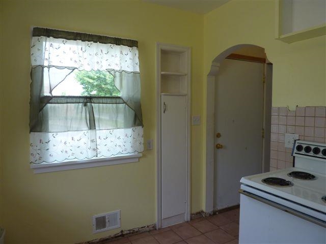 2719 N Center Rd - Photo 7