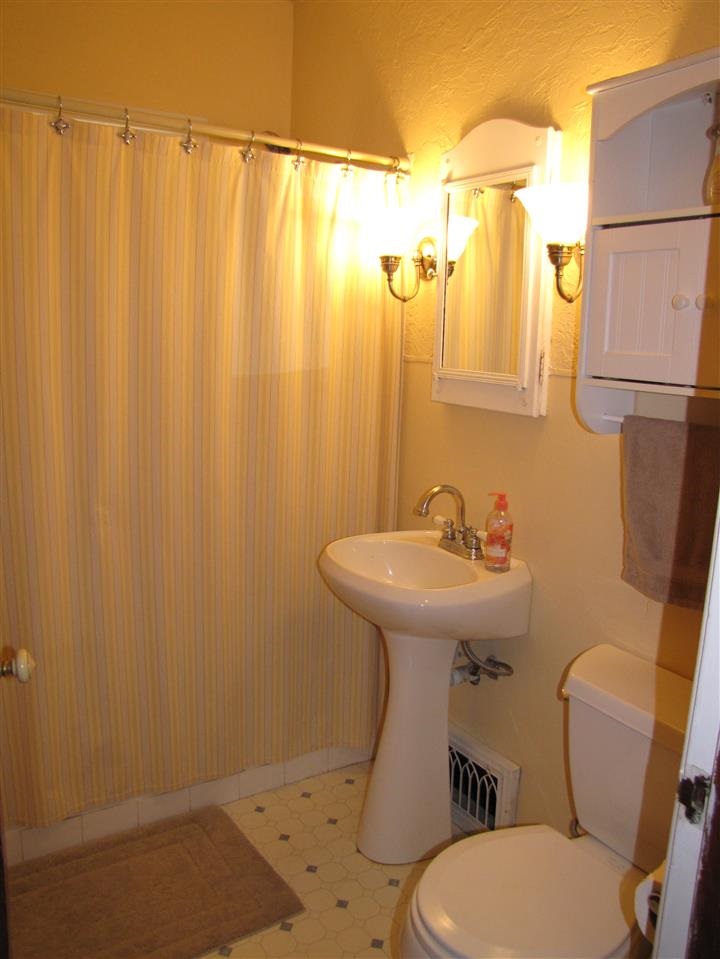 533 E Hoffman Ave - Photo 10