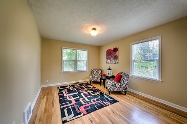 1435 W 17TH St - Photo 11