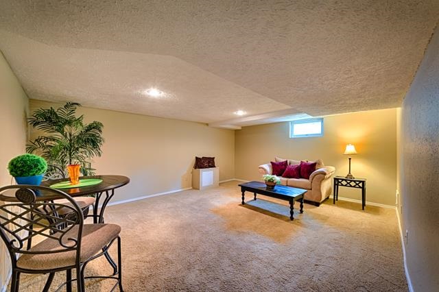 1435 W 17TH St - Photo 13