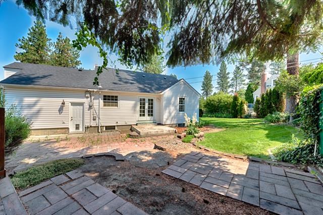 1435 W 17TH St - Photo 18