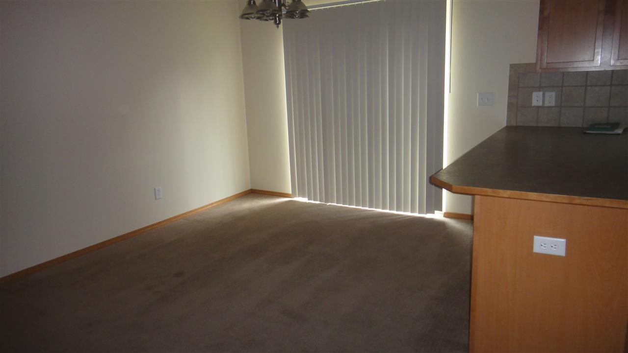 3310 Meadow Glen - Photo 7