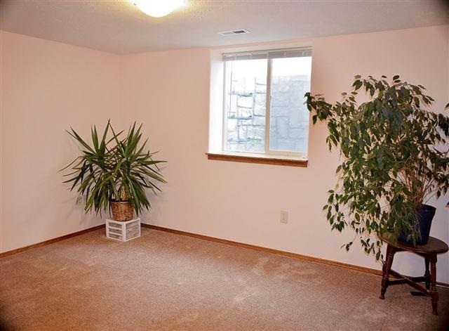 1511 E Clover Ave - Photo 13