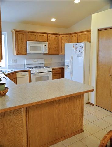 1511 E Clover Ave - Photo 4