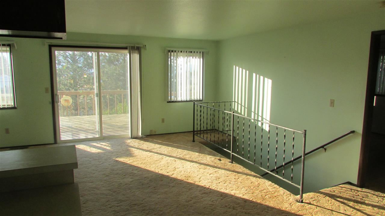 325 Airport Way - Photo 11