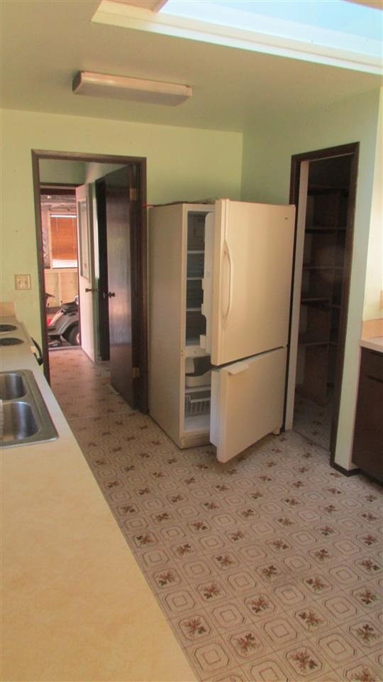 325 Airport Way - Photo 13