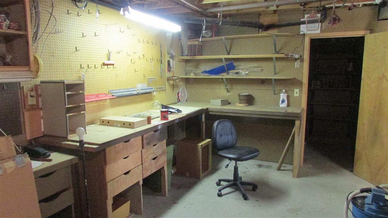 325 Airport Way - Photo 14