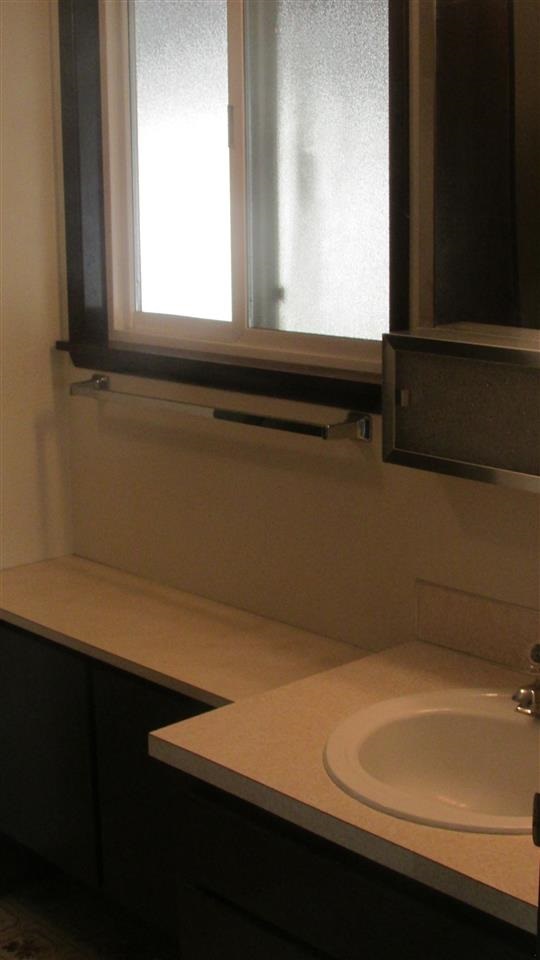 325 Airport Way - Photo 6