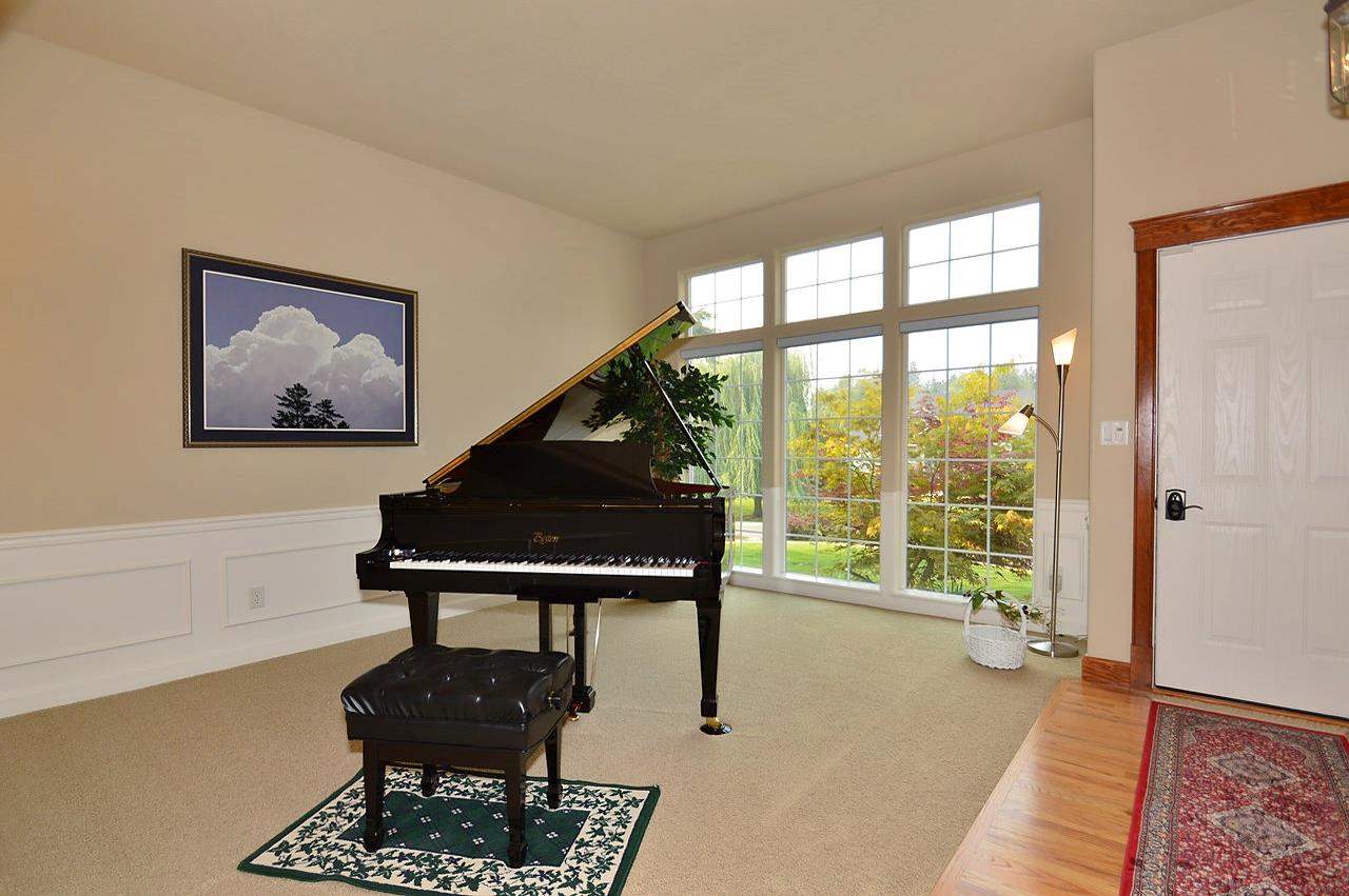 2803 W Payton Ln - Photo 3