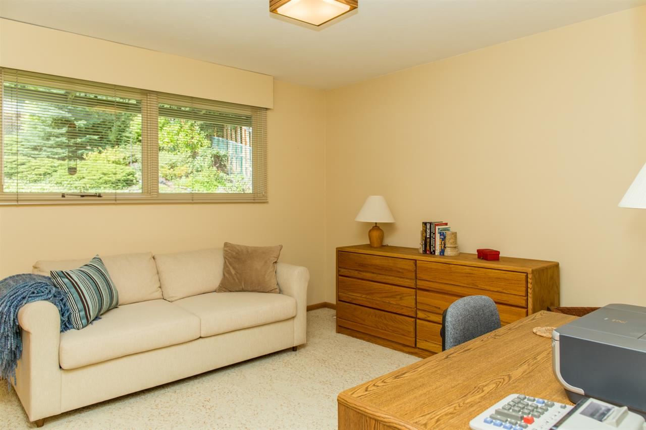 1423 W Ardmore Dr - Photo 12