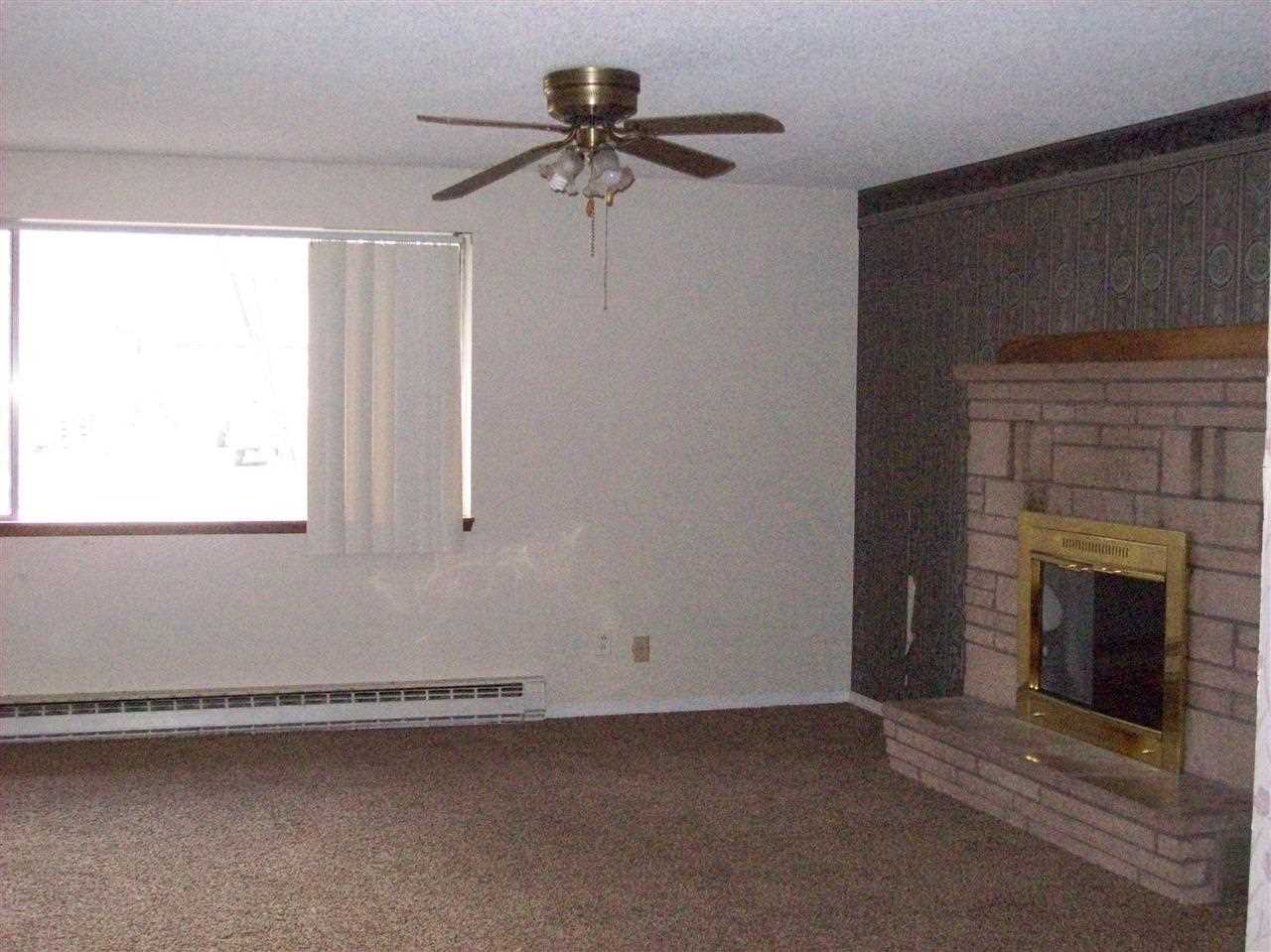 612 E B St - Photo 4