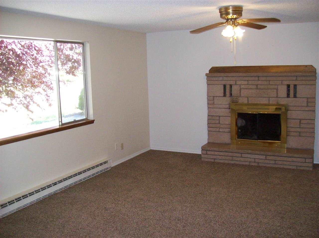 612 E B St - Photo 5